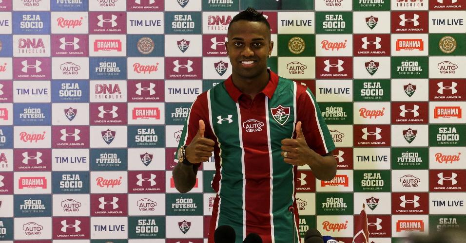 Kelvin é apresentado como reforço do Fluminense para a sequência da temporada 2019