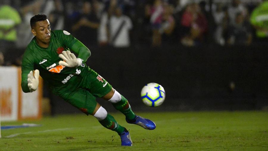 Sidão faz defesa durante a partida entre Vasco e Avaí pelo Campeonato Brasileiro - Dhavid Normando/Futura Press/Estadão Conteúdo
