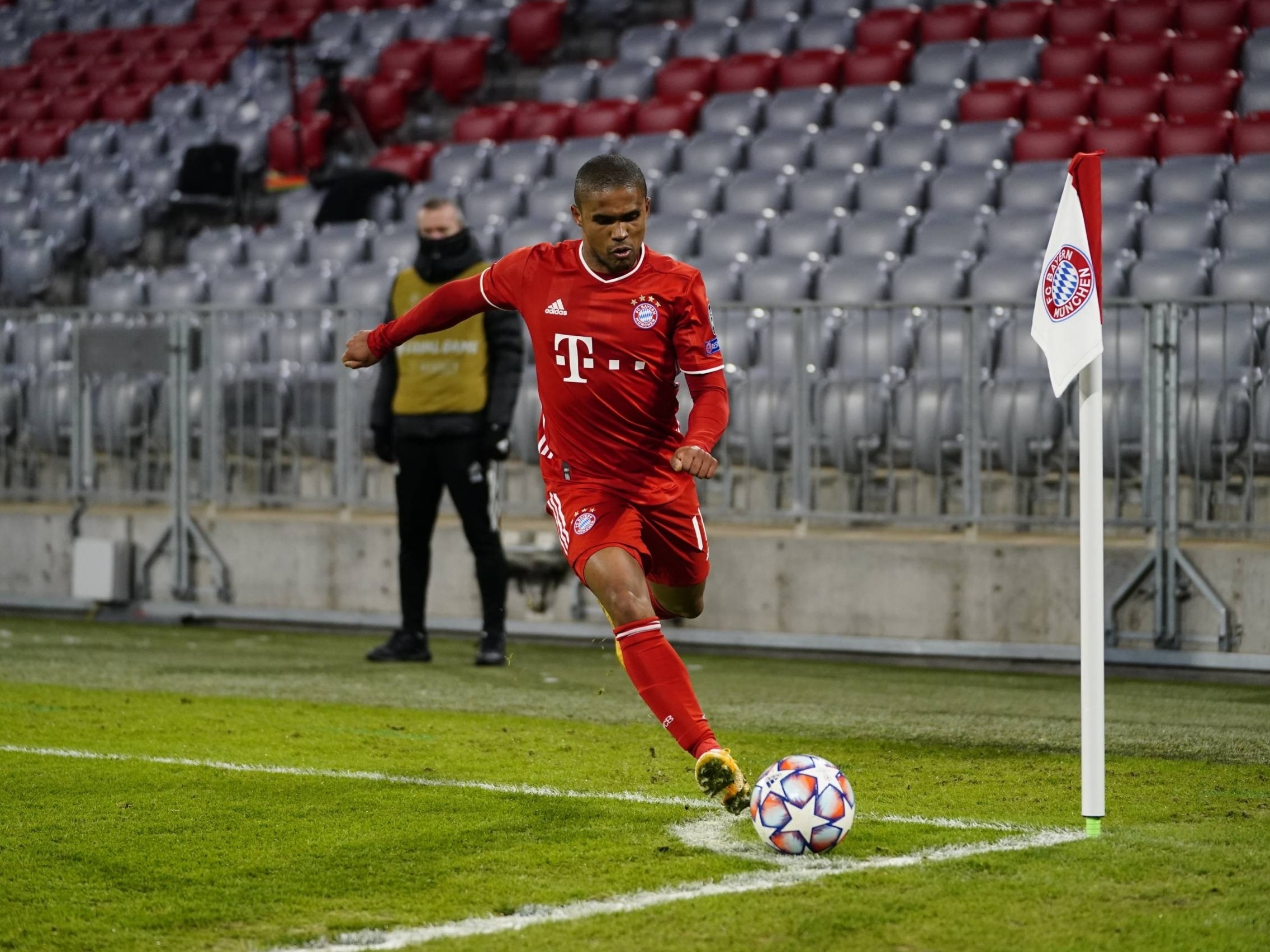 Agora é oficial! Douglas Costa está de volta ao Bayern de Munique