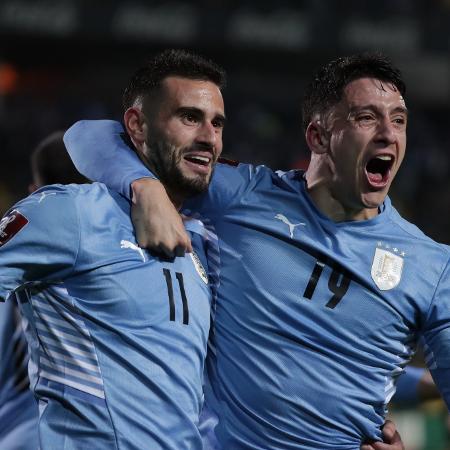 Piquerez (dir.) em jogo do Uruguai nas eliminatórias da Copa do Mundo - REUTERS/Raul Martinez