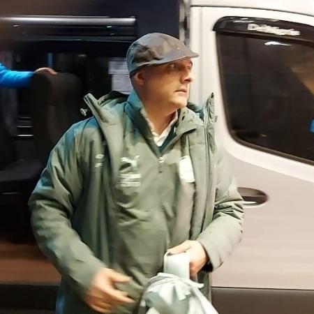 Mauricio Galiotte, ex-presidente do Palmeiras, em chegada ao hotel do time em Curitiba - Diego Iwata / UOL