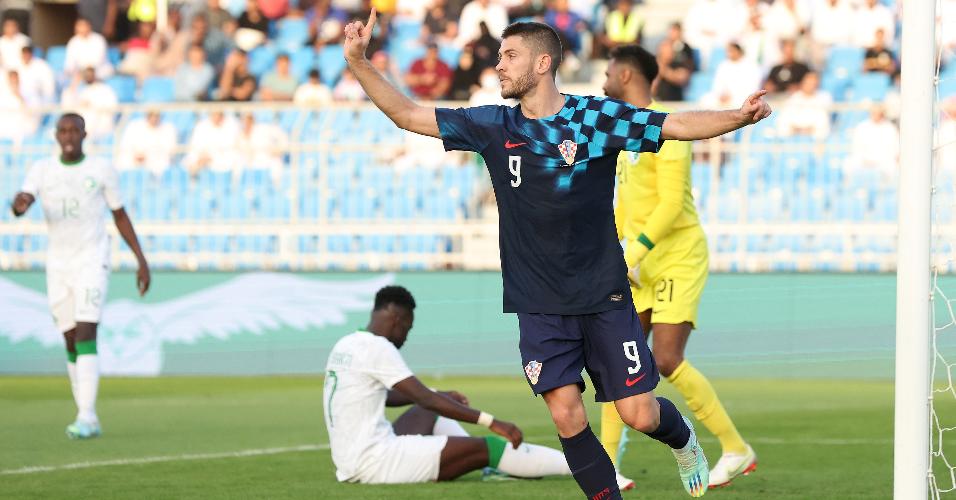Kramaric comemora gol da Croácia em amistoso contra a Arábia Saudita antes da Copa do Mundo