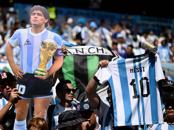 Maradona passa mal após classificação da Argentina na Copa do