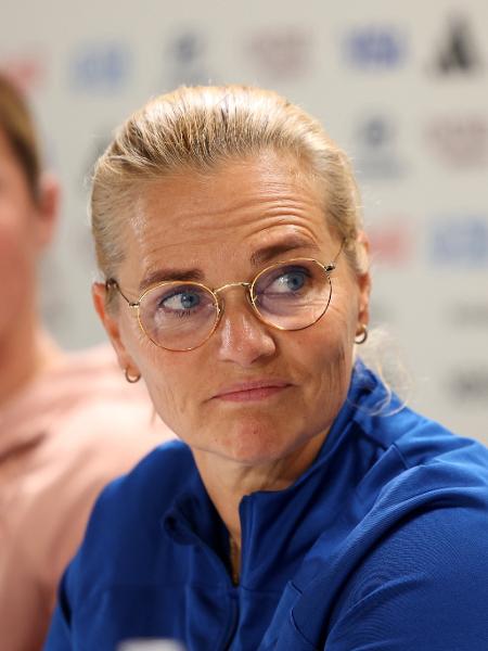 Sarina Wiegman, técnica da Inglaterra, em coletiva de imprensa antes das quartas da Copa feminina