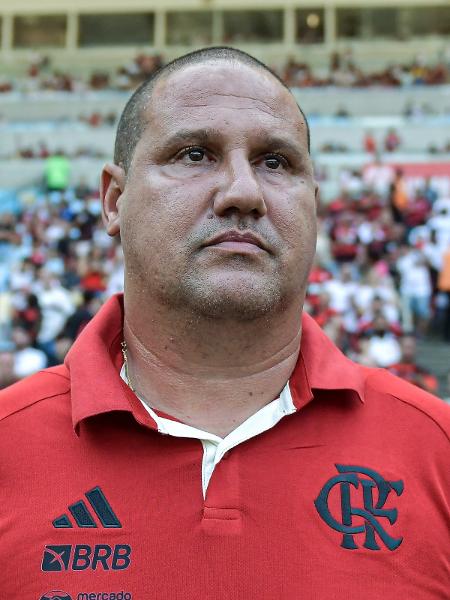 Mário Jorge, técnico interino do Flamengo, durante partida contra o Bahia pelo Campeonato Brasileiro