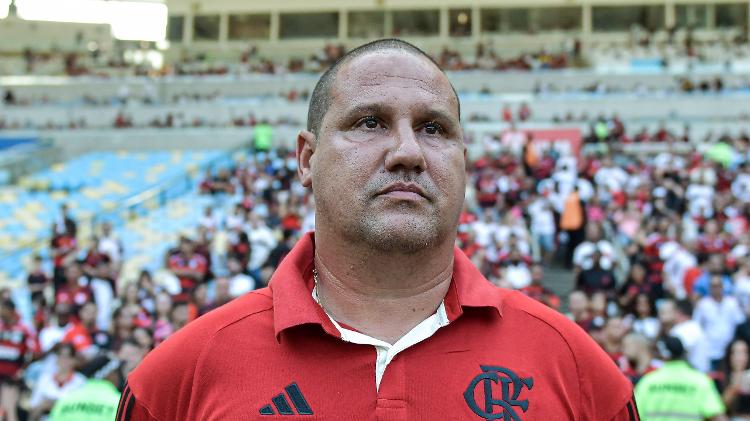 Mário Jorge, técnico interino do Flamengo, durante partida contra o Bahia