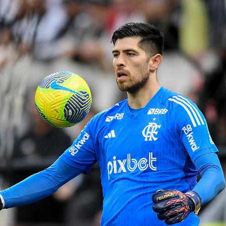 Rossi, goleiro do Flamengo, durante jogo com o Corinthians Rossi, goleiro do Flamengo, durante jogo com o Corinthians