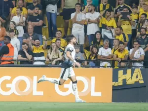 Luta por vaga na Libertadores é destaque do Canal UOL na TV hoje