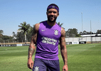 Corinthians: em recuperação, Memphis vai a campo e treina com bola
