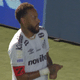 Neymar volta ao Santos, marca e comemora 'jogando' p&ocirc;quer e golfe na Vila