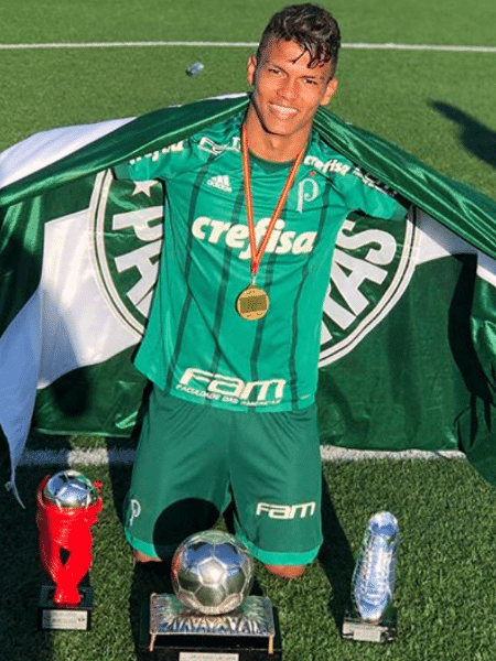 Gabriel Veron foi destaque no Mundial Sub-17 de 2018, no qual o Palmeiras foi campeão; no Sul-Americano, com a seleção brasileira, palmeirense não brilhou - 