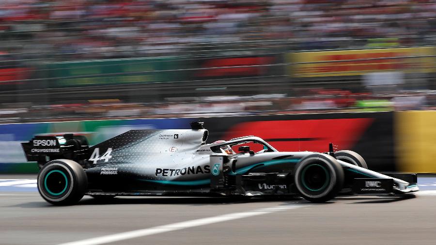 Hamilton cruza a reta no GP do México - REUTERS/Carlos Jasso