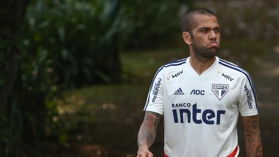 Daniel Alves, jogador do São Paulo, em treino no CT - Marcello Zambrana/AGIF