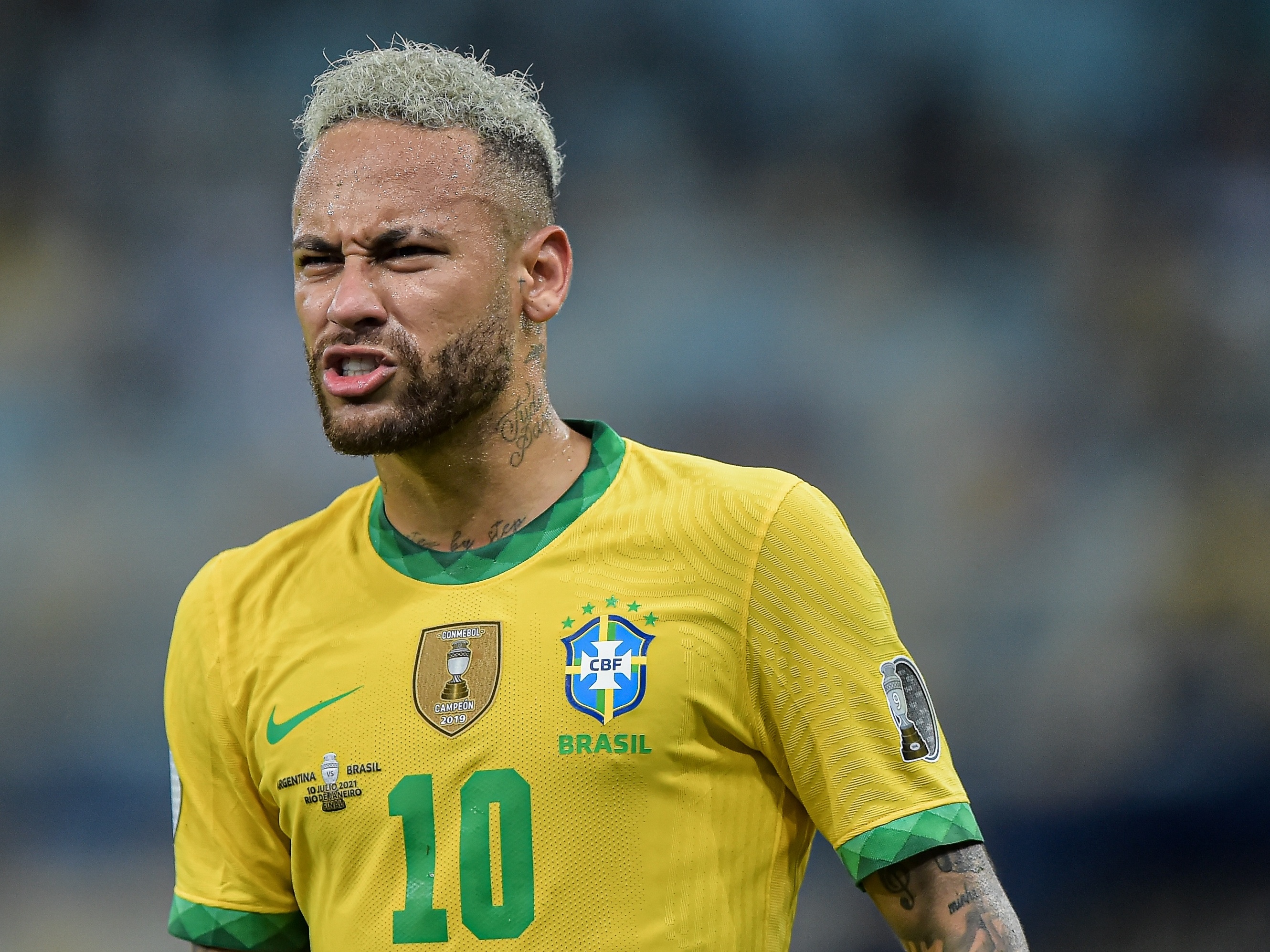 Neymar continua fazendo o que quer na Seleção; empate é péssimo