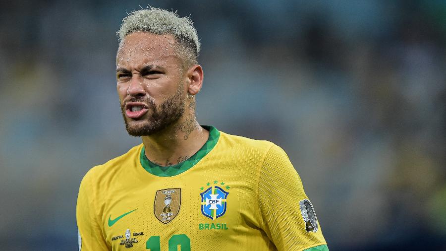 Reação de Neymar durante a partida entre a seleção brasileira e a Argentina no Maracanã - Thiago Ribeiro/NurPhoto via Getty Images