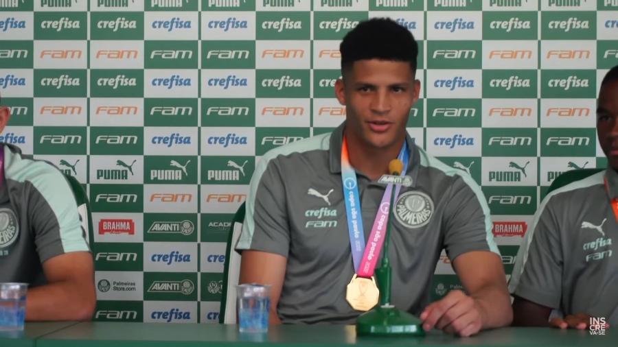  Mateus, do Palmeiras, em entrevista coletiva após vencer a Copinha - Reprodução