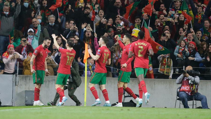 Bruno Fernandes comemora um dos gols que garantiram Portugal na Copa do Mundo deste ano - REUTERS/Miguel Vidal