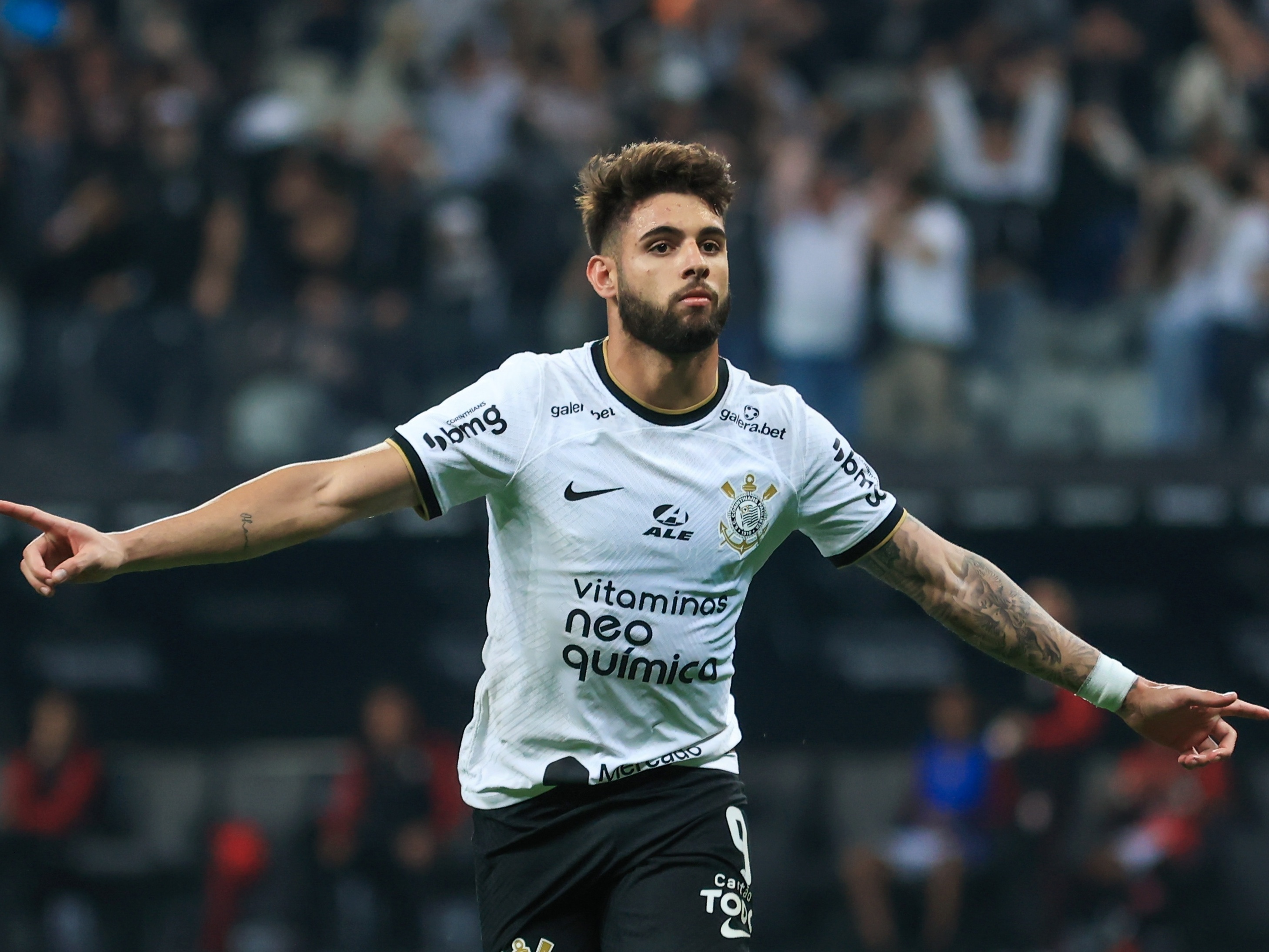 Corinthians surpreende e goleia Fluminense – Agora Laguna