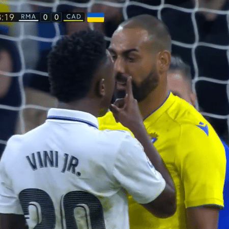 Vinicius Jr tira satisfação com Fali, do Cádiz, em jogo pelo Campeonato Espanhol - Reprodução/Twitter