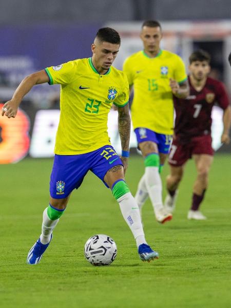 Seleção brasileira perdeu três jogadores por lesão e tem mais três pendurados contra a Venezuela