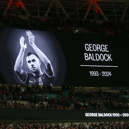 George Baldock é homenageado em jogo entre Inglaterra e Grécia pela Liga das Nações - Crystal Pix/MB Media/Getty Images