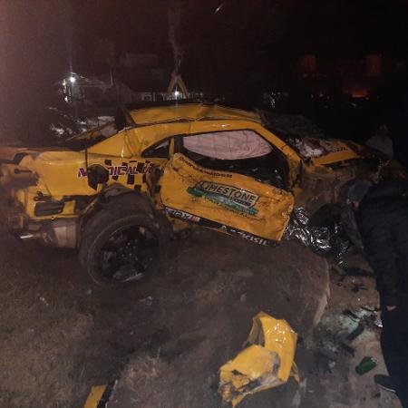 Márcio dirigia um Camaro amarelo que ficou destruído após acidente Márcio dirigia um Camaro amarelo que ficou destruído após acidente