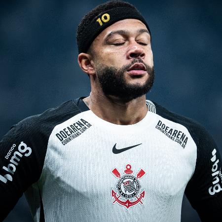 Memphis diz que teve passaporte roubado antes de se apresentar à Holanda Memphis diz que teve passaporte roubado antes de se apresentar à Holanda