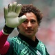 Por que Ochoa n&atilde;o pode igualar Messi e CR7 mesmo se estrear na Copa hoje?