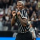 Jhonson volta a decidir, Corinthians vence Bahia e far&aacute; final com S&atilde;o Paulo