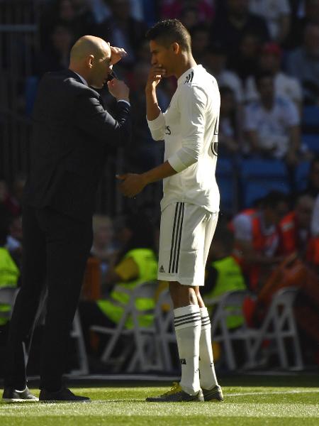 Zagueiro conta com o respaldo de Zidane para permanecer no Real, segundo jornal - GABRIEL BOUYS/AFP