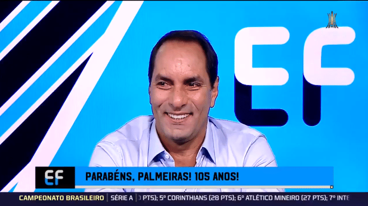 Edmundo se emociona ao ser colocado por colegas em "seleção histórica" do Palmeiras - Reprodução/Fox Sports - Reprodução/Fox Sports