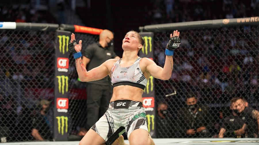 HOUSTON, TX - MAY 15: Priscila "Pedrita" Cachoeira (blue corner) celebrates her victory over Gina Mazany (red corner) in their women’s flyweight bout at UFC 262 : Oliveira vs Chandler Main Event at Toyota Center on May 15, 2021 in Houston, TX, United States. (Photo by Louis Grasse/PxImages) - Louis Grasse/Louis Grasse/PxImages
