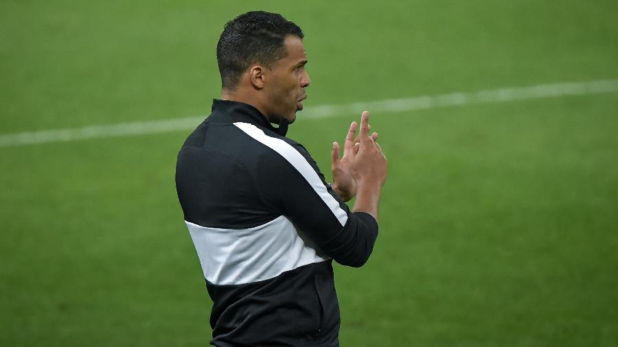 Fernando Lázaro, técnico interino do Corinthians no confronto com o Sport Huancayo-PER - ANDRÉ ANSELMO/FUTURA PRESS/FUTURA PRESS/ESTADÃO CONTEÚDO