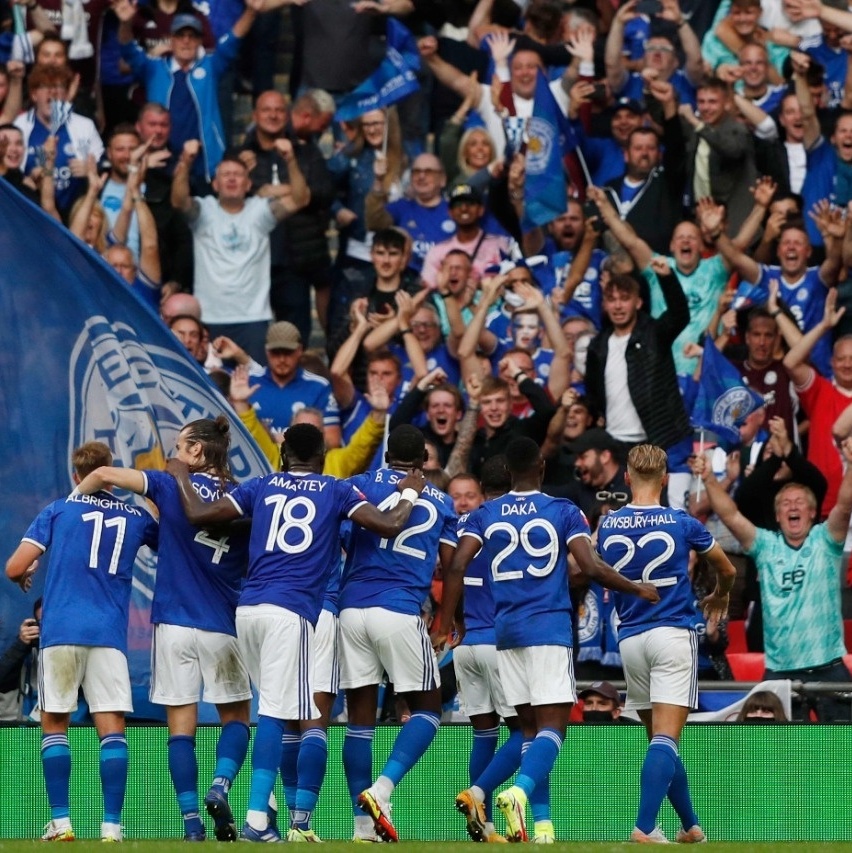 Leicester City conquista o título do Campeonato Inglês após empate em  clássico londrino - Superesportes