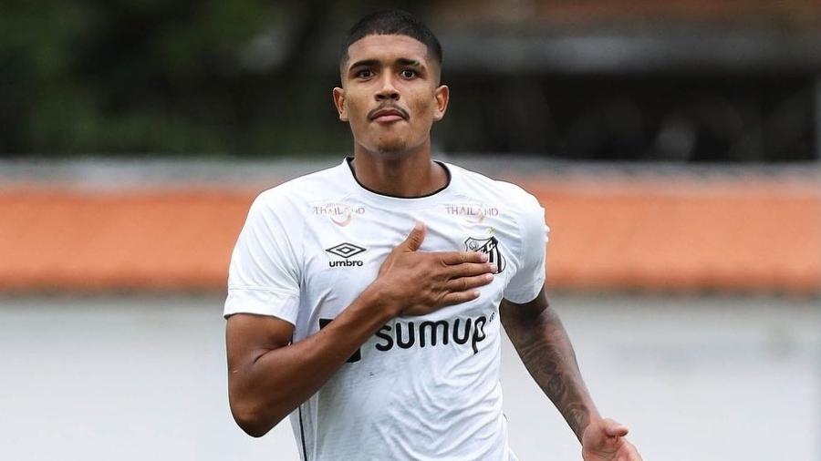 Atacante está no Santos desde 2019 e é um dos destaques da campanha da equipe na Copinha - Reprodução/Instagram