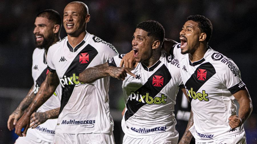 Vasco supera Ponte Preta, vence 1ª na Série B e põe fim a jejum