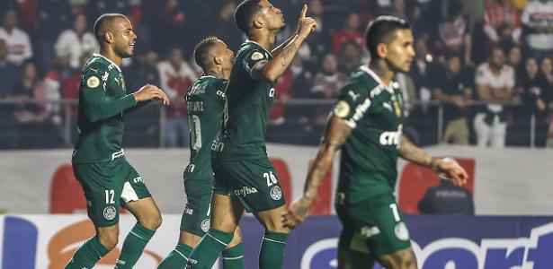 Murilo, jogador do Palmeiras, comemora seu gol durante partida contra o São Paulo