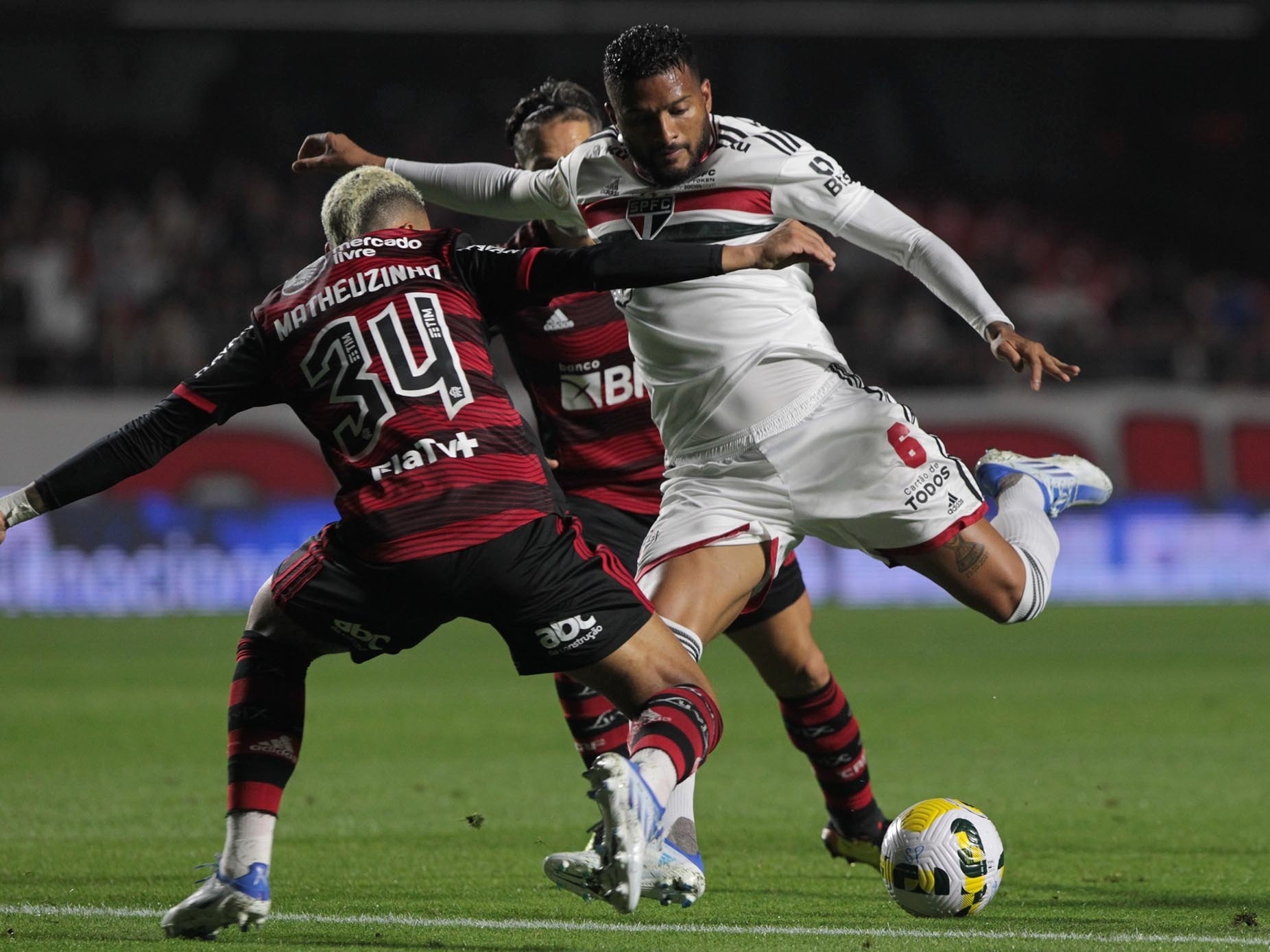 São Paulo x Flamengo: onde assistir, escalações e horários da