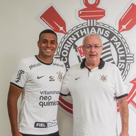 Corinthians acerta contrato profissional com destaque da base, que