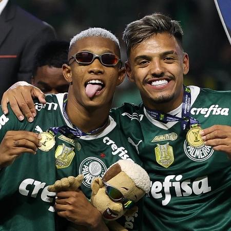 Danilo e Gabriel Menino, do Palmeiras, comemoram título - Cesar Greco/Palmeiras/by Canon
