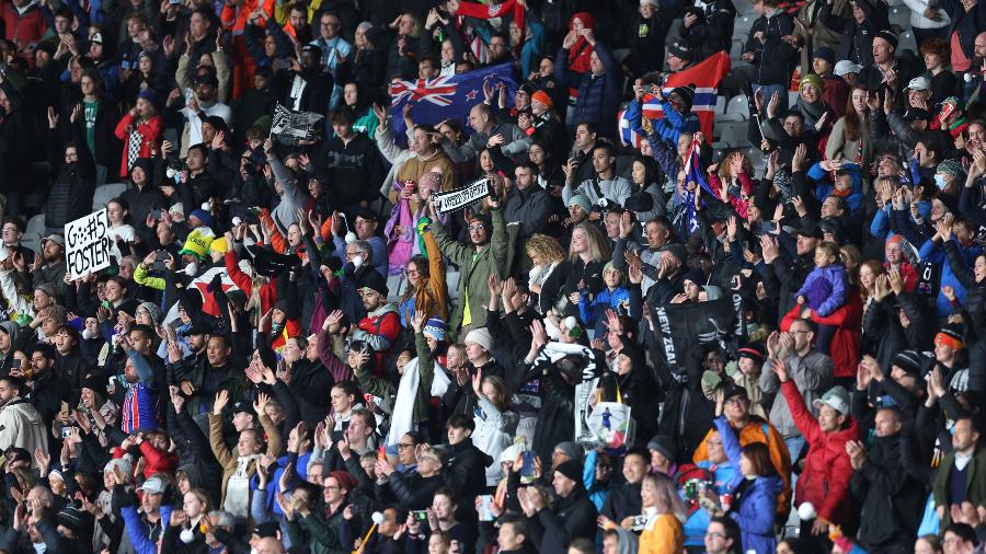 Torcida em jogo entre Nova Zelândia e Noruega pela Copa do Mundo feminina