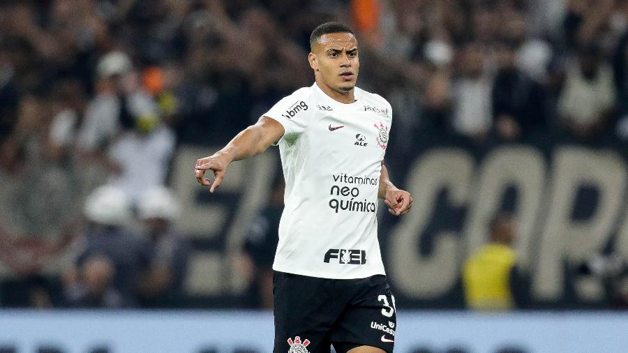 Corinthians é dono de 80% dos direitos econômicos de Murillo