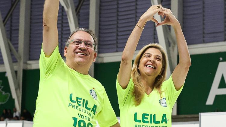 Paulo Buosi, atual vice-presidente do Palmeiras, comemora reeleição ao lado de Leila Pereira