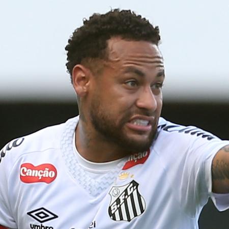 Neymar reage durante jogo entre Santos e Fluminense pelo Brasileirão Neymar reage durante jogo entre Santos e Fluminense pelo Brasileirão