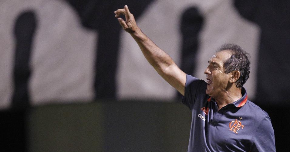 Muricy Ramalho orienta o time do Flamengo durante empate por 1 a 1 com o Boavista