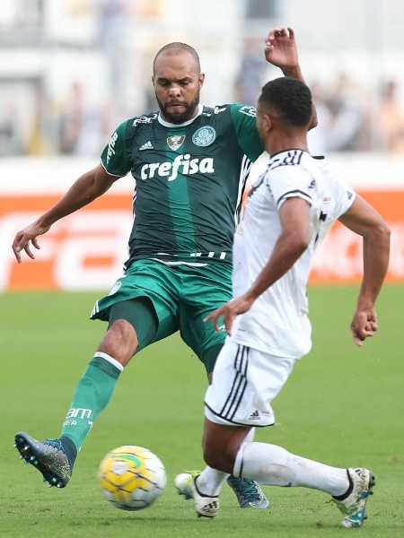 Alecsandro em ação na partida entre Ponte Preta e Palmeiras - Cesar Greco/Ag Palmeiras