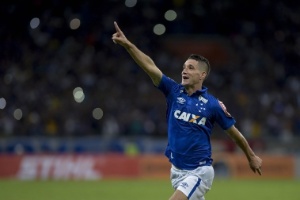 Thiago Neves mantém média de uma participação em gol por jogo no Cruzeiro