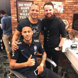 Seu Elias junto com Neymar e Neymar pai - Arquivo pessoal - Arquivo pessoal