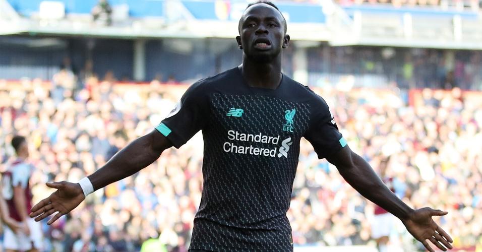 Mané comemora o gol marcado do Liverpool contra o Burnley
