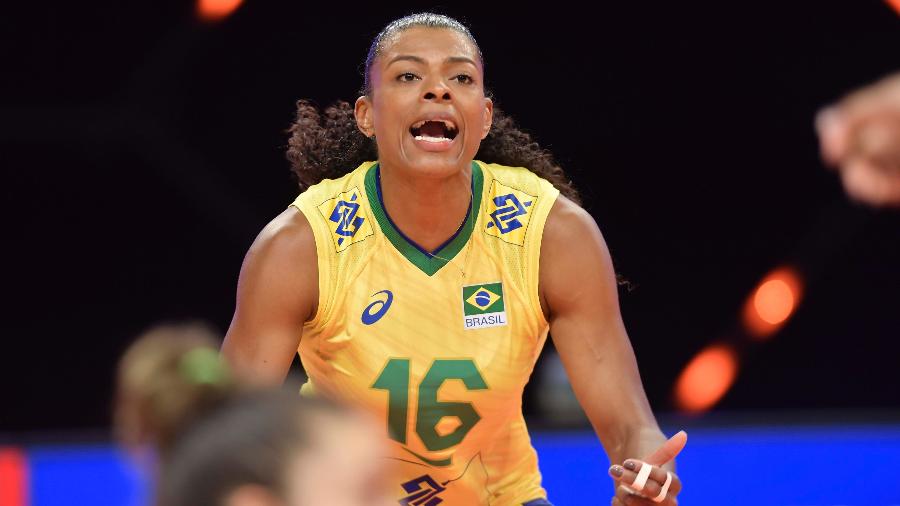 Fernanda Garay foi um dos destaques do Brasil na vitória sobre o Canadá - Divulgação/FIVB